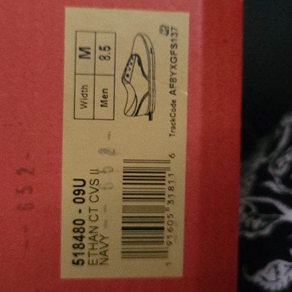 Levi's Men Shoes, Size 8.5 NIB - Picture 15 of 16